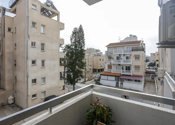 Palmove Makenzy Charming 1bed דירה *